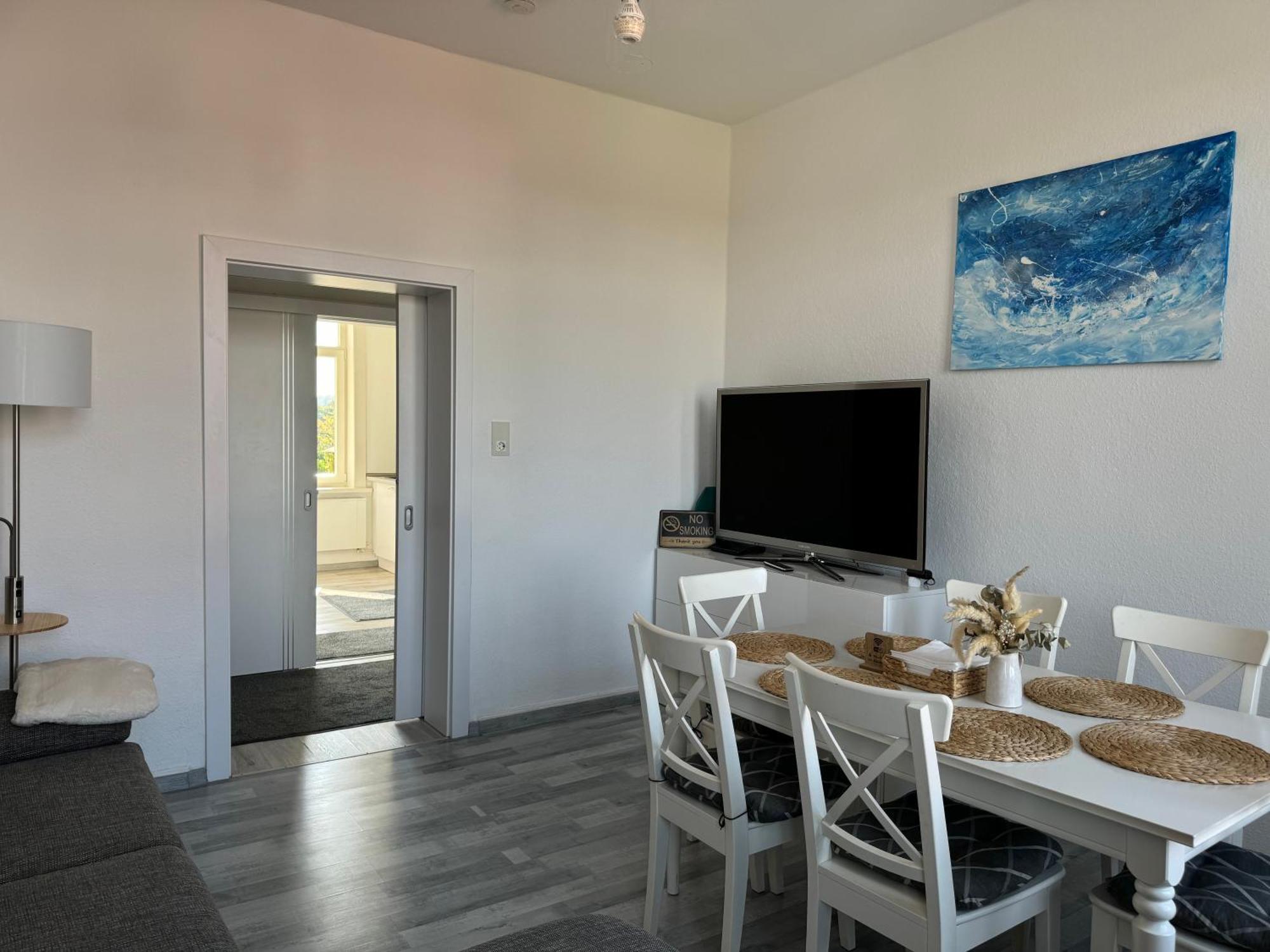 Moderne 4 Zimmer Apartment Mit Bergblick Stadtzentrum Contactless Check-In Gehrden  Ngoại thất bức ảnh