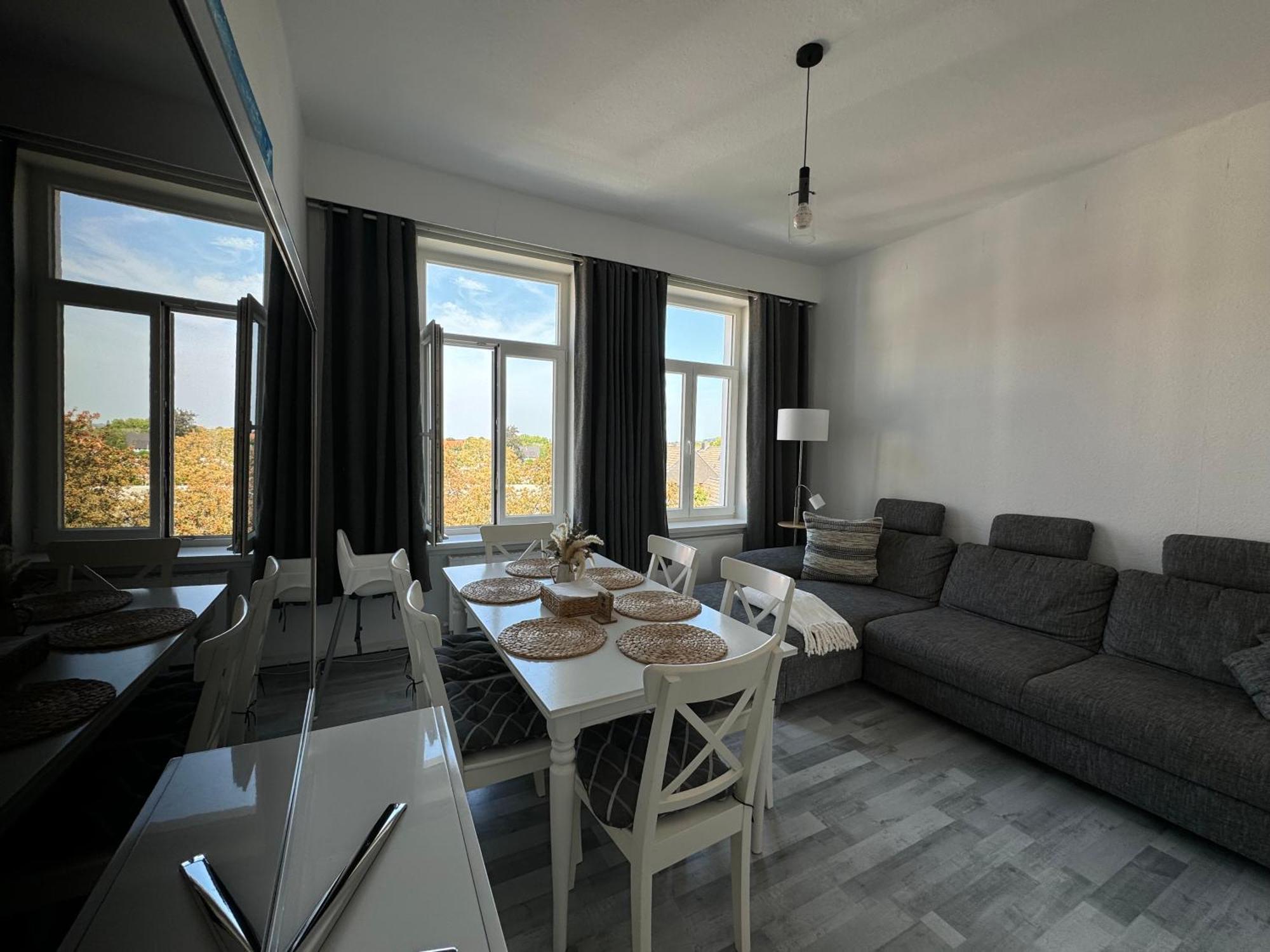 Moderne 4 Zimmer Apartment Mit Bergblick Stadtzentrum Contactless Check-In Gehrden  Ngoại thất bức ảnh