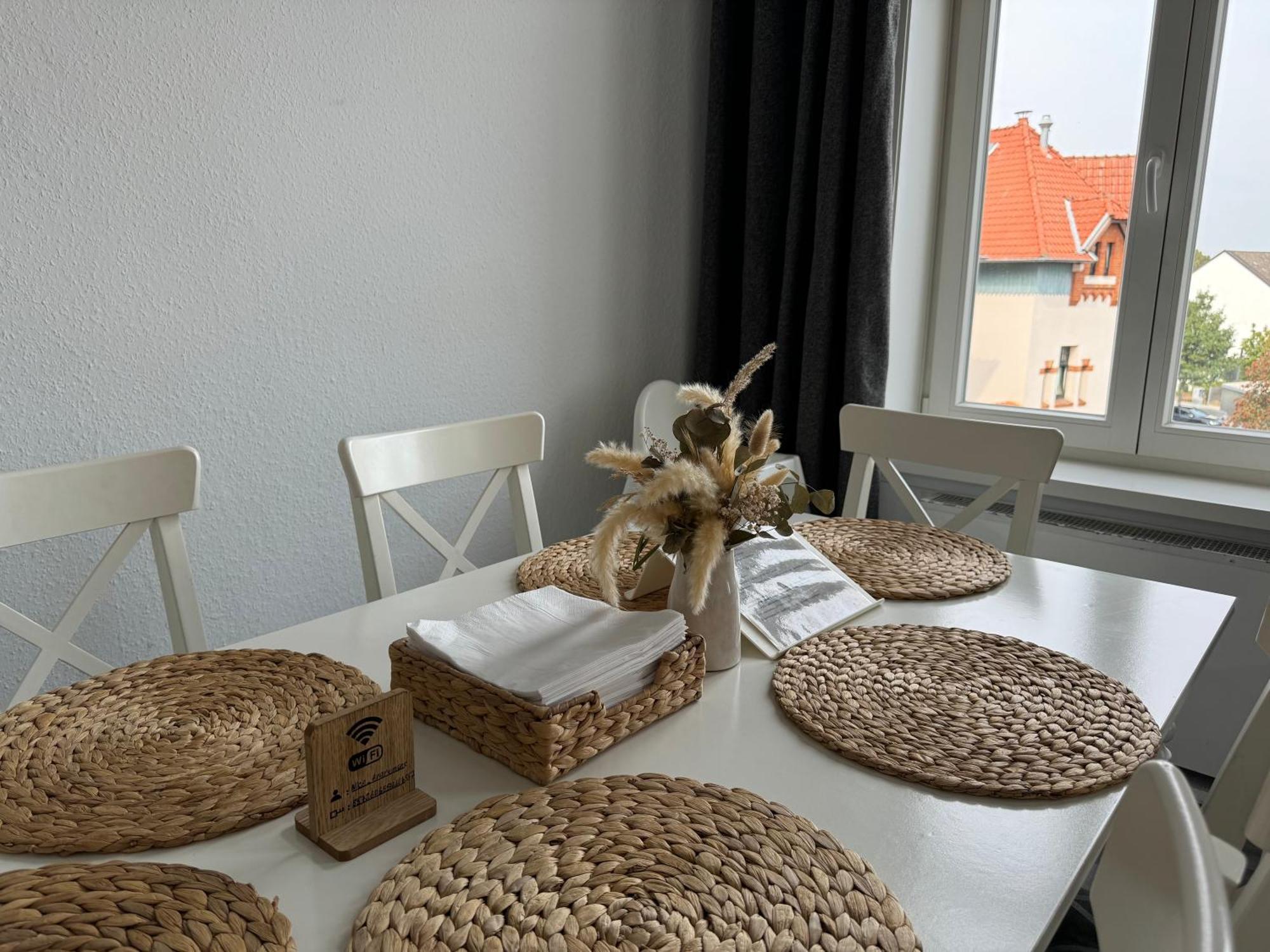 Moderne 4 Zimmer Apartment Mit Bergblick Stadtzentrum Contactless Check-In Gehrden  Ngoại thất bức ảnh